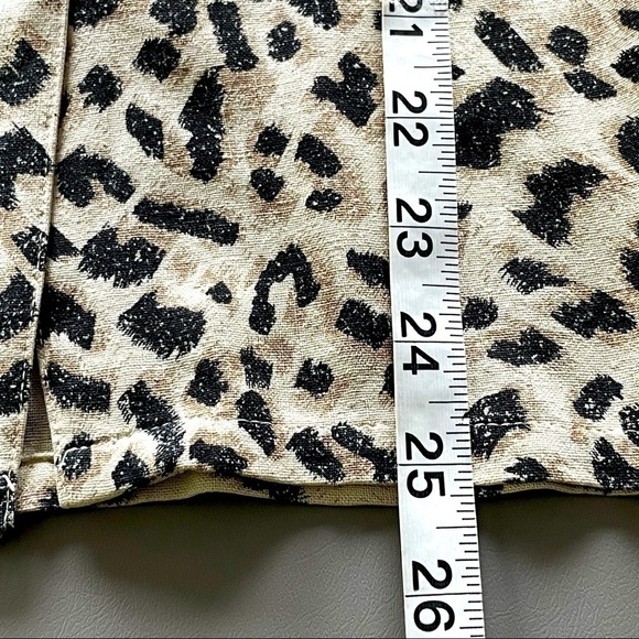 Vintage Women's 100% Silk Animal Print Button-Down Top, Size Medium - Picture 14 of 14